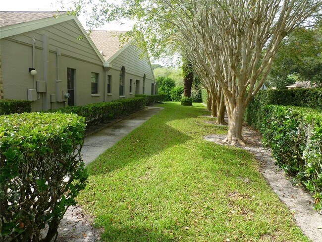 Foto del edificio - 5577 Salem Square Dr N