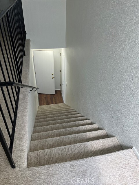 Foto del edificio - 23630 Monument Canyon Dr