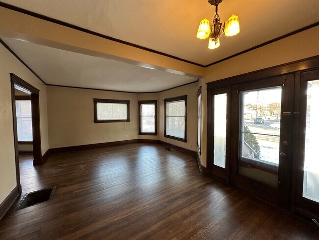 Building Photo - 1030 N Church St