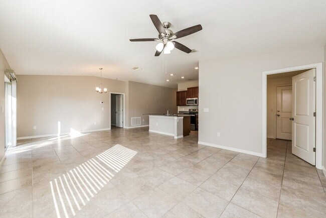 Foto del edificio - 127 Cascade Bend Dr