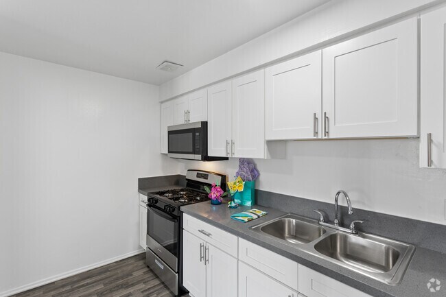 1 dormitorio, 1 baño - 600 pies cuadrados - Cocina - Los Olivos Apartments