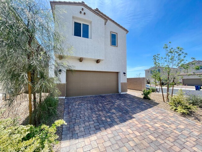 Foto del edificio - Amazing 3 bedroom in master planned commun...