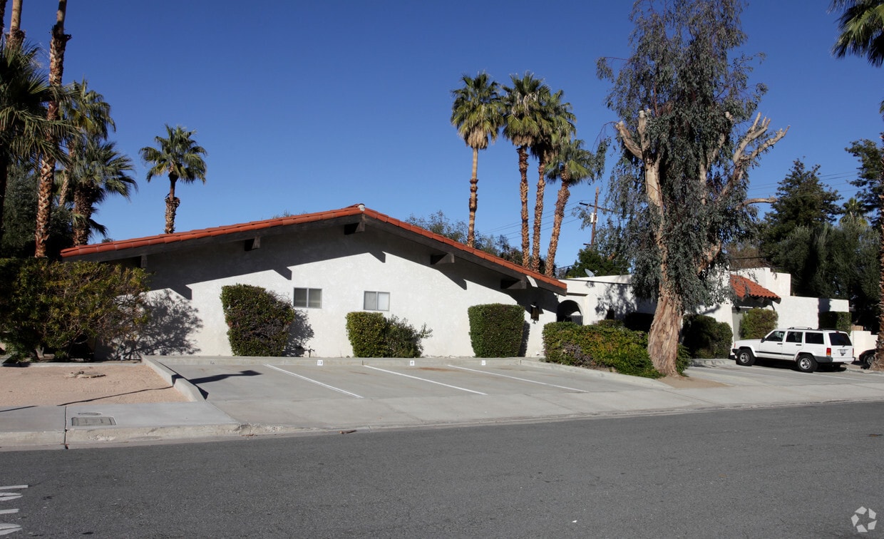 Building Photo - 540 S Thornhill Rd