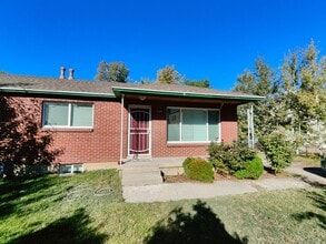 Building Photo - 195 400 S