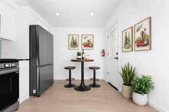 Building Photo - 80 Ferry St