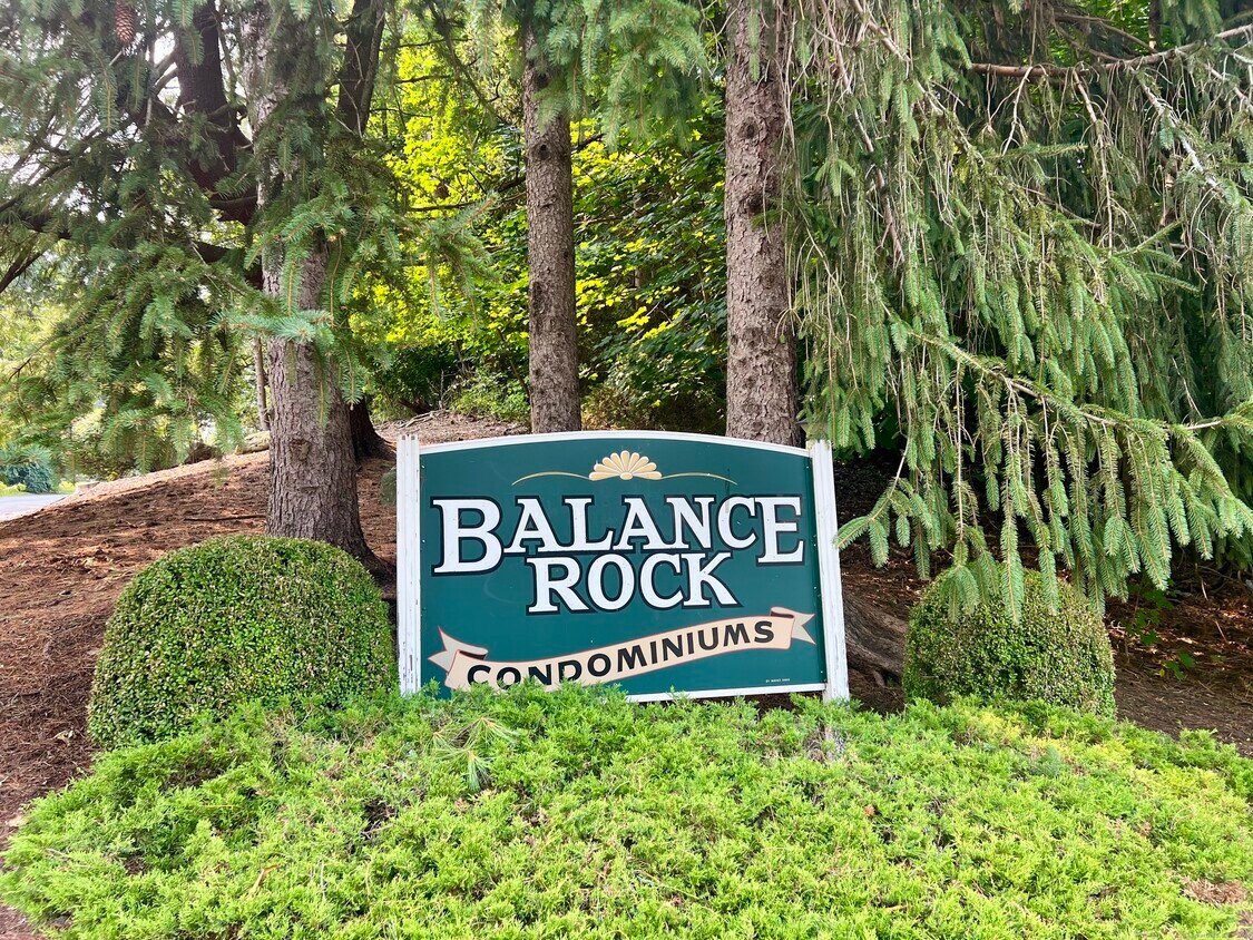 Primary Photo - 114 Balance Rock Rd