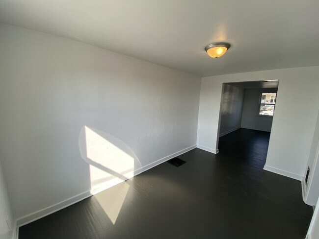 Foto del edificio - 2529 Derry St