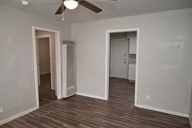 Foto del edificio - 600 E 1st St