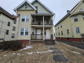 Building Photo - 498 Stanley St