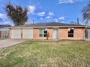 Building Photo - 8215 Lugary Dr