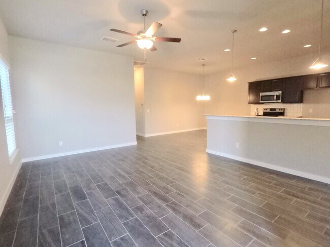 Building Photo - AVAILABLE NOW! LUXURY TOWNHOME LOCATED IN ...