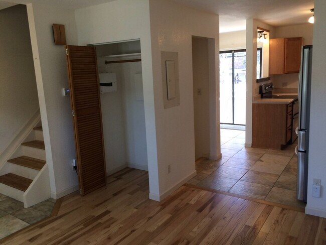 Foto del edificio - BEAUTIFUL 3 bed 3 Bath Townhome in Downtow...