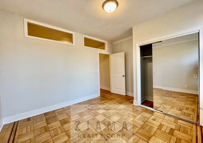 Foto del edificio - 715 St Marks Ave