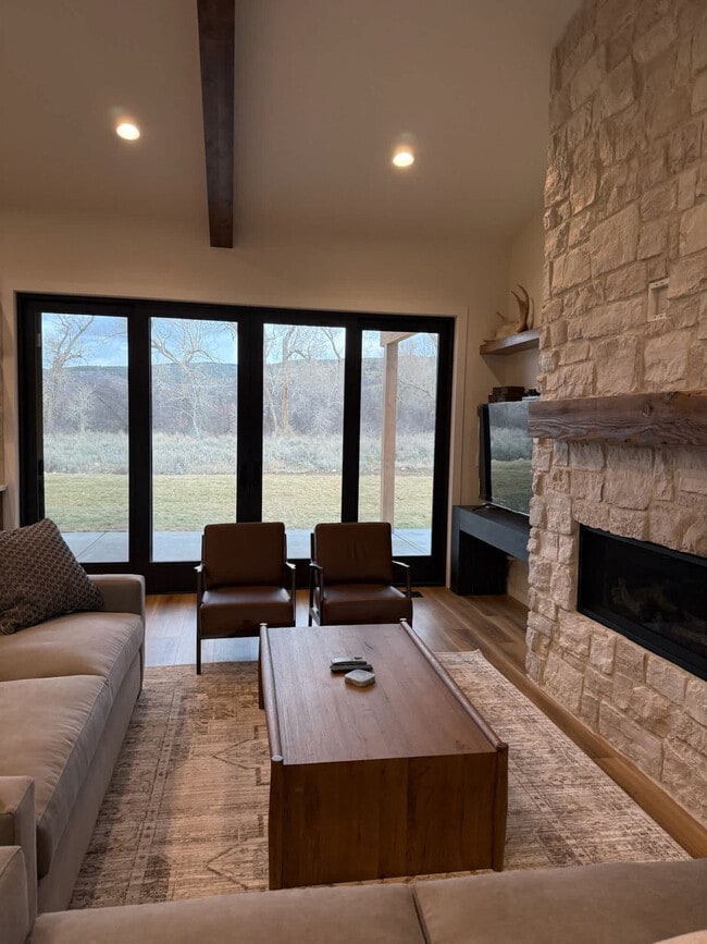 Foto del edificio - 9187 Timberline Loop