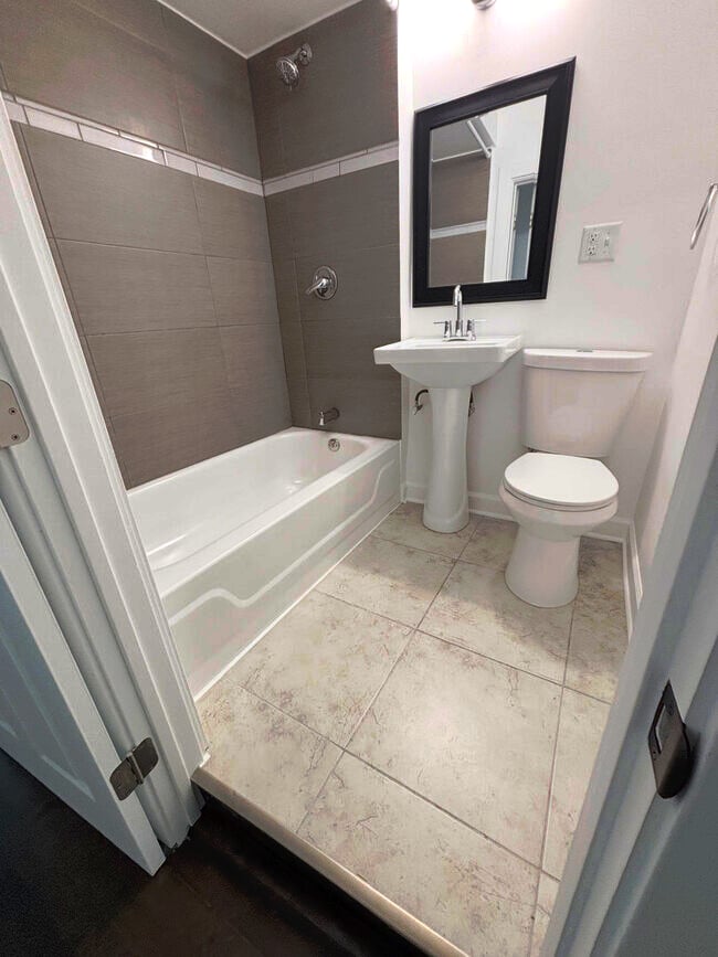 Building Photo - 4537 S Hermitage Ave