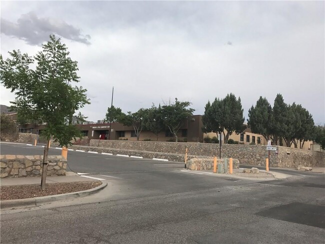 Building Photo - 661 La Chapa Ave