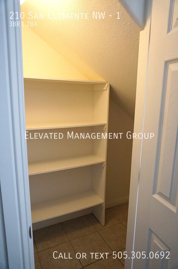 Building Photo - North Valley Townhome with Granite Counter...