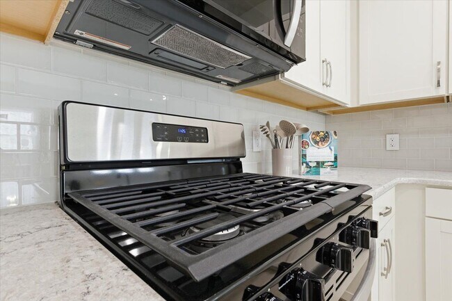 Foto del edificio - 855 Weekend Ave