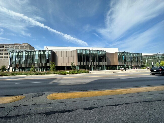 Foto del edificio - 515 W Main St