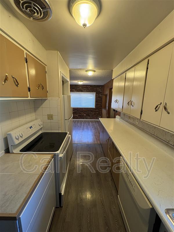 Foto del edificio - 1210 N Locust Rd