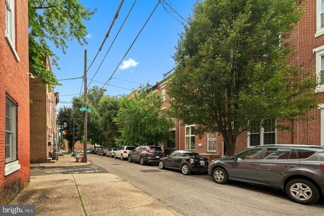 Building Photo - 614 S Clifton St