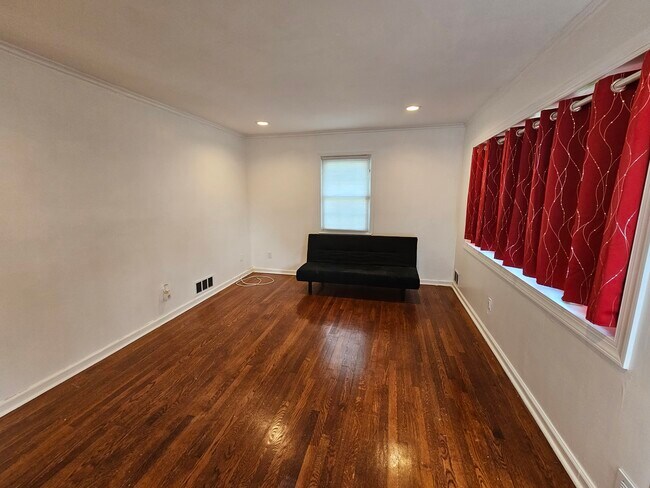 Building Photo - 253 Fairmount Ave