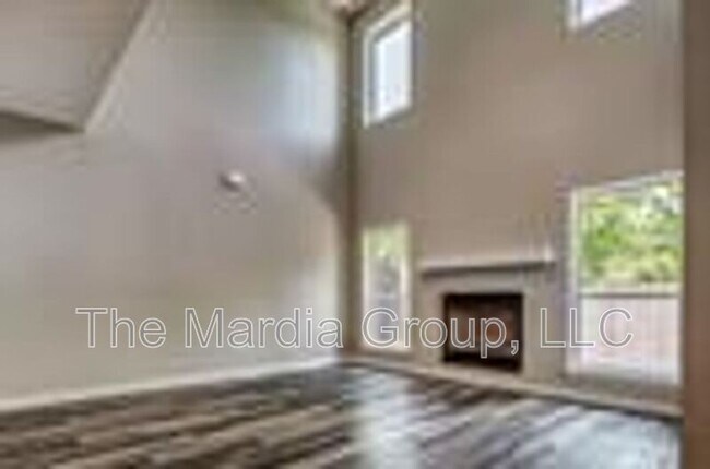 Building Photo - 3258 Wexford Dr