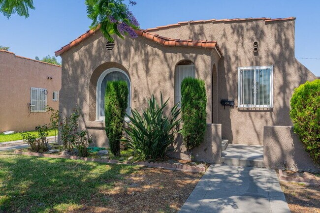 Building Photo - 6765 Lemon Ave