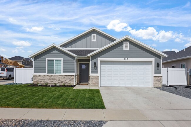 Building Photo - 252 W 800 S