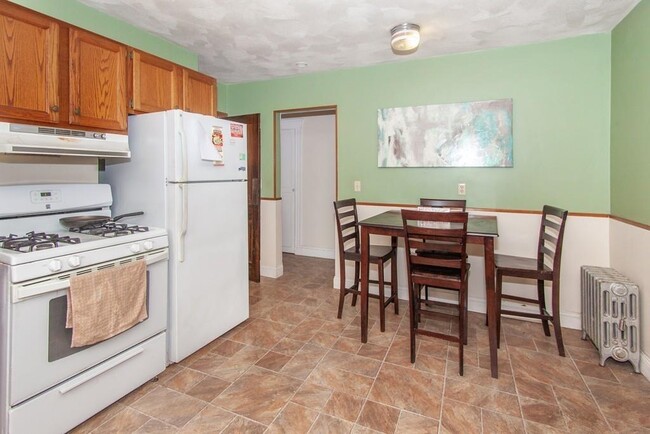 Building Photo - 27 Rangeley St