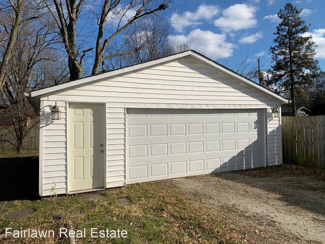 Building Photo - 2 br, 1 bath House - 406 S. Lynn St.
