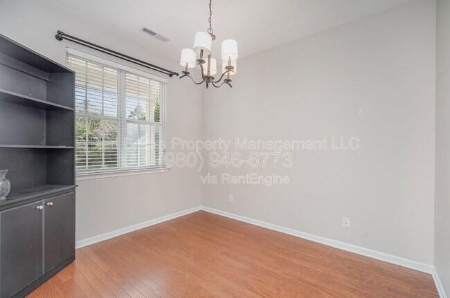 Building Photo - 5608 Cactus Valley Rd