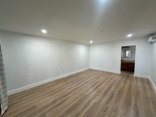 Foto del edificio - 1078 E White Mountain Blvd