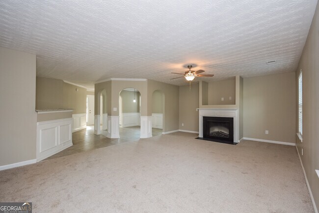 Foto del edificio - 7641 Garnet Dr