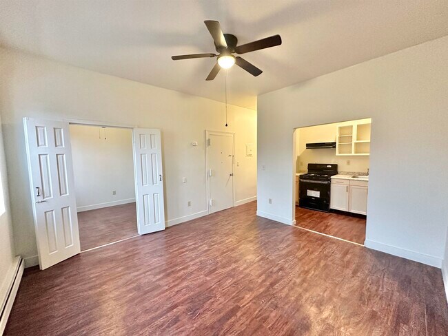 Building Photo - 189 Van Horne St