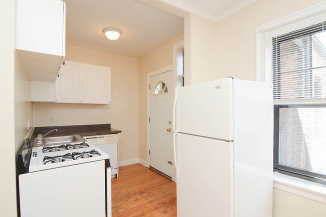 Foto del edificio - 1108 W Wellington Ave