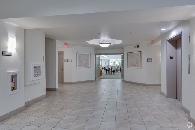 Foto del vestíbulo - Canyon Run Apartments