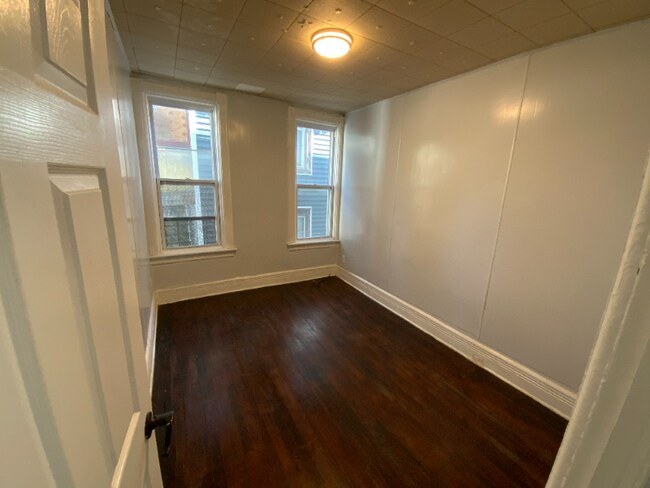 Building Photo - 263 Division St