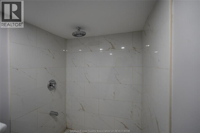 Photo du bâtiment - 1529 Elsmere Ave