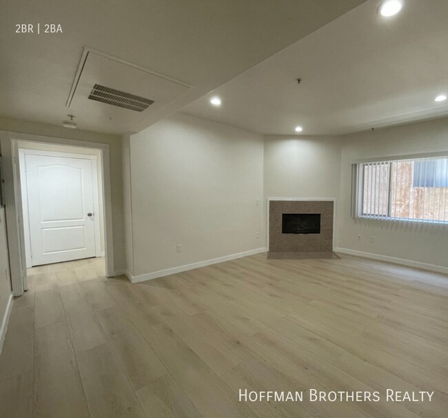 Building Photo - 10847 Fruitland Dr