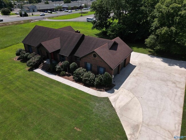 Building Photo - 120 Roy Dr