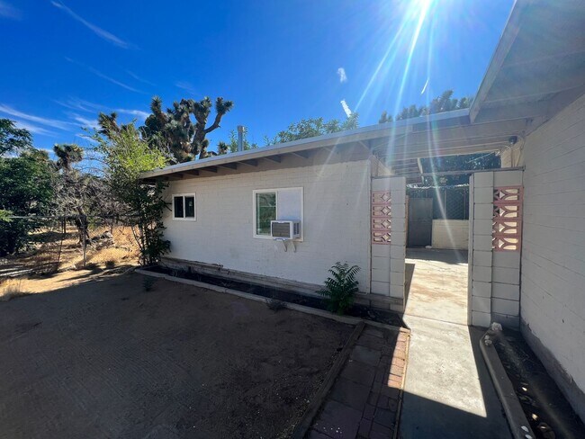 Building Photo - Studio Stand Alone Casita - Water and Trash Paid!