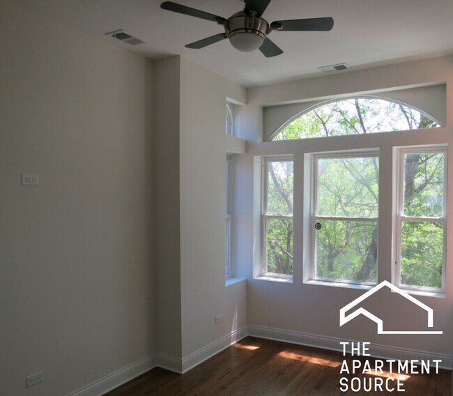 Foto del edificio - 1656 W Erie St