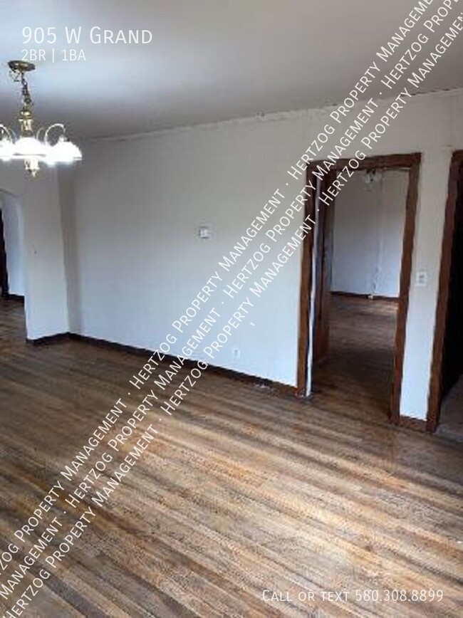 Building Photo - $650 Rent / 2 Bedroom / 1 Bathroom Rental ...