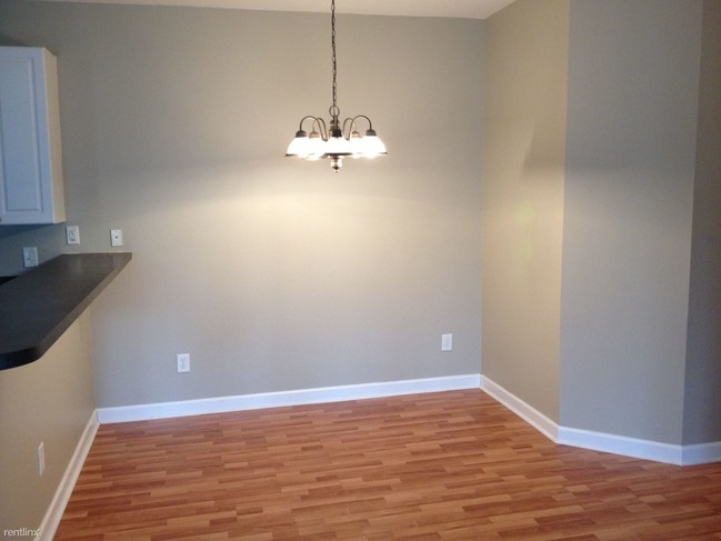 Building Photo - 502 S Elgin Ct