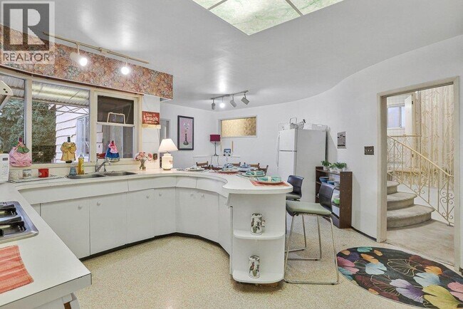 Photo du bâtiment - 6349 Fremlin St