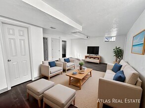 Building Photo - 1728 1/2 Armstrong Ave