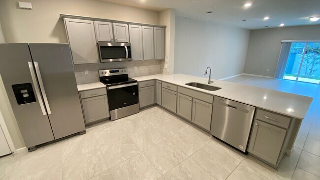 Building Photo - Move In Special! 3 Bedroom, 2.5 Bath Town ...