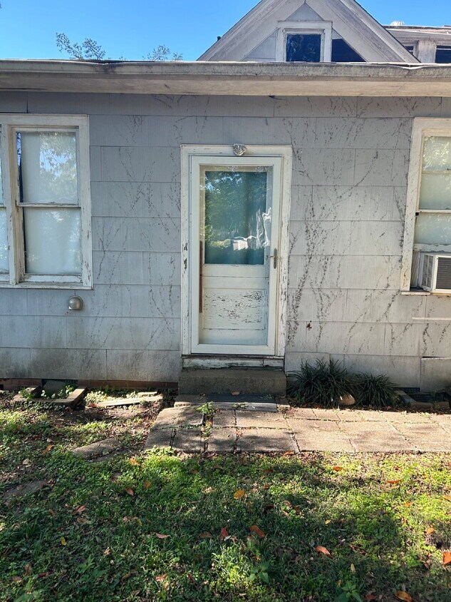 Foto principal - "Charming 450 sq ft Studio Retreat in Jonesboro: Perfectly Situated on S Madison St!"