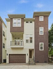 Building Photo - 1113 W 18th St